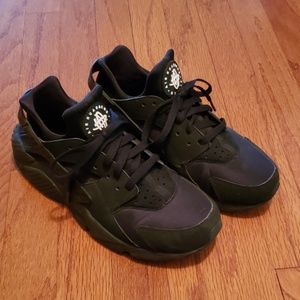 Mens Nike Huarache shoes